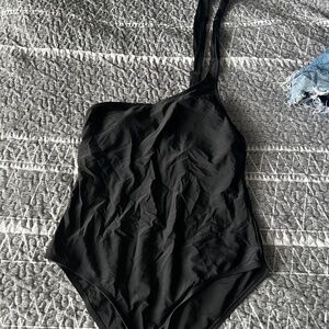 Black one piece one shoulder tied swimsuit